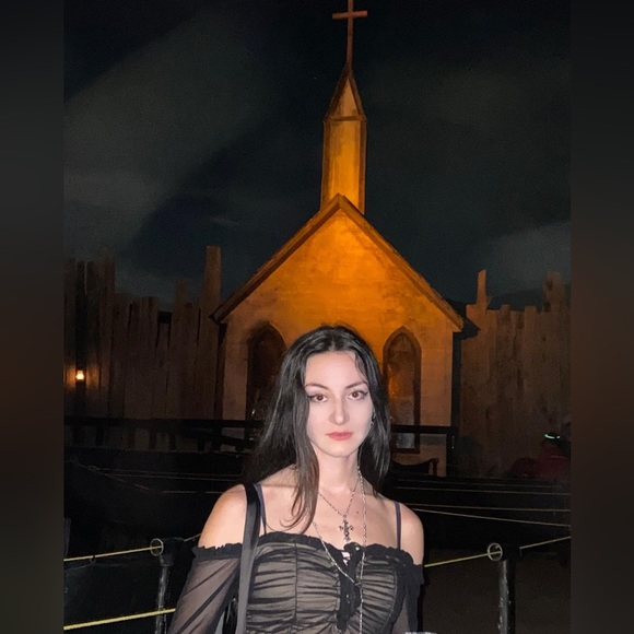 Meet your Posher, Alexis <3 - Picture 1 of 14